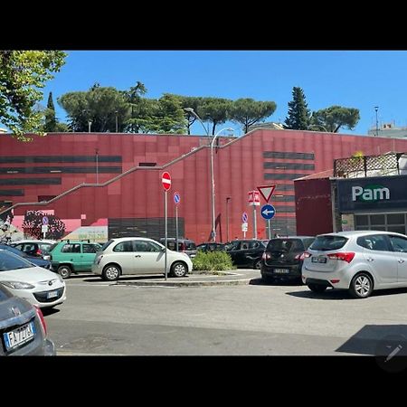 B&B metro B 10 passi dalla metro B Roma Esterno foto